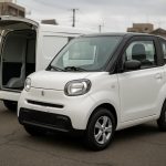 Tämä pieni 7 000 dollarin japanilainen sähköauto mahtuu pakettiautoon – ja myy enemmän kuin Toyota omalla kotialueellaan